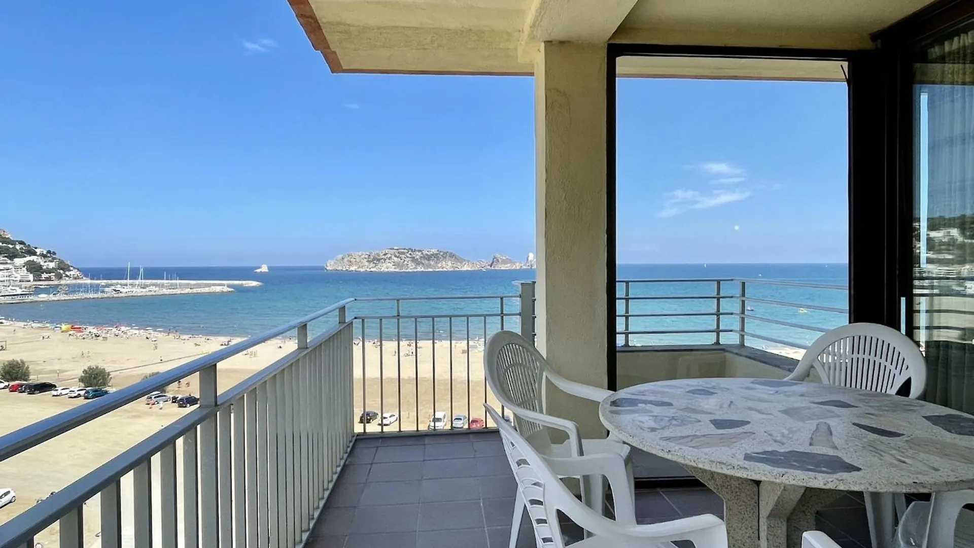 The Apartment In Estartit Has 2 Bedrooms L'Estartit